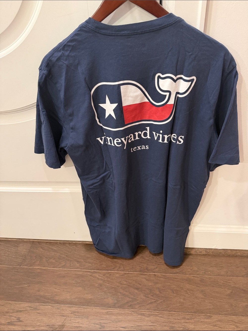 Vineyard Vines Navy Short-Sleeve Pocket Tee with Whale Logo - Picture 4 of 4